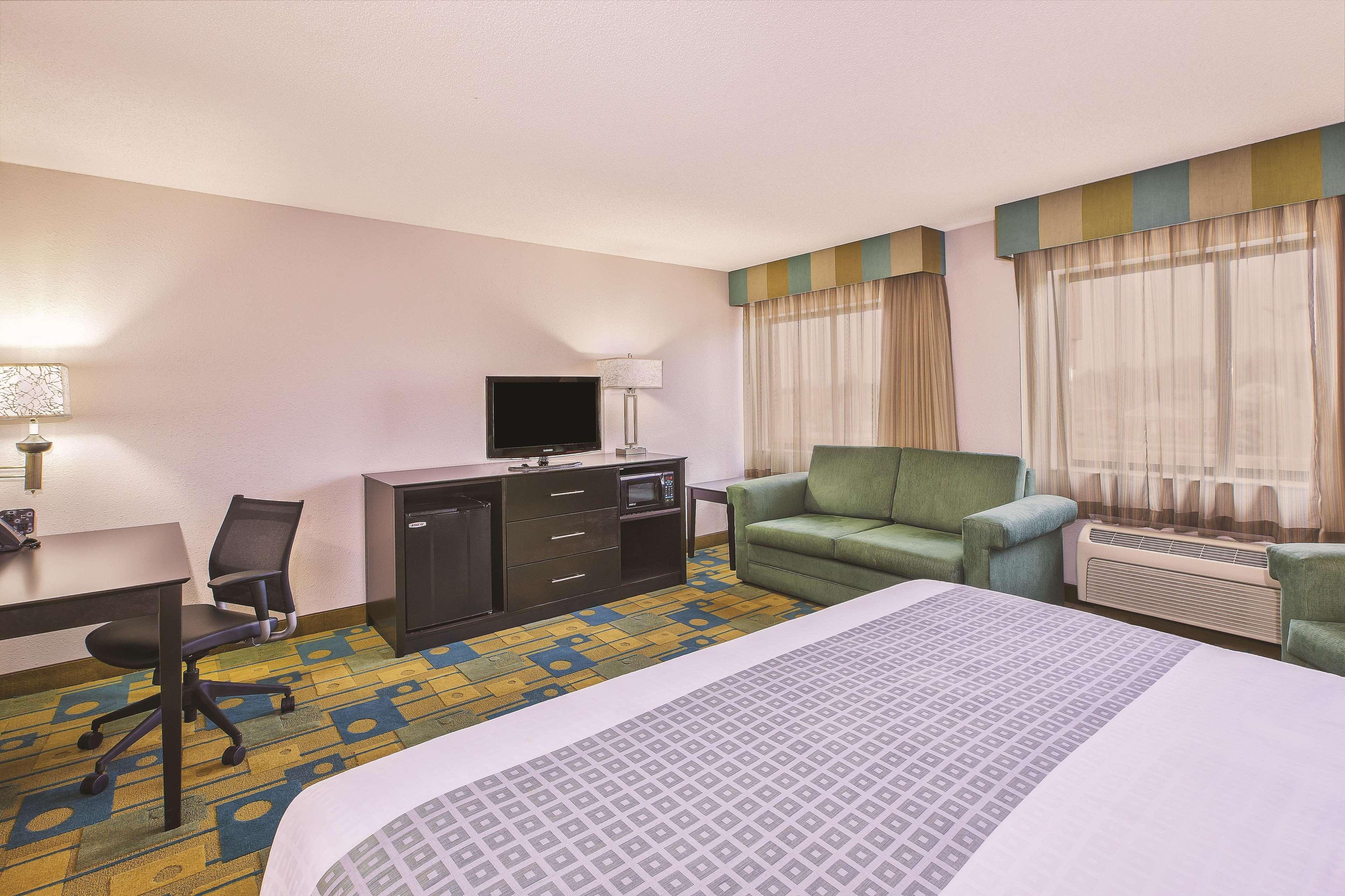 La Quinta Inn by Wyndham Toledo Perrysburg Bagian luar foto