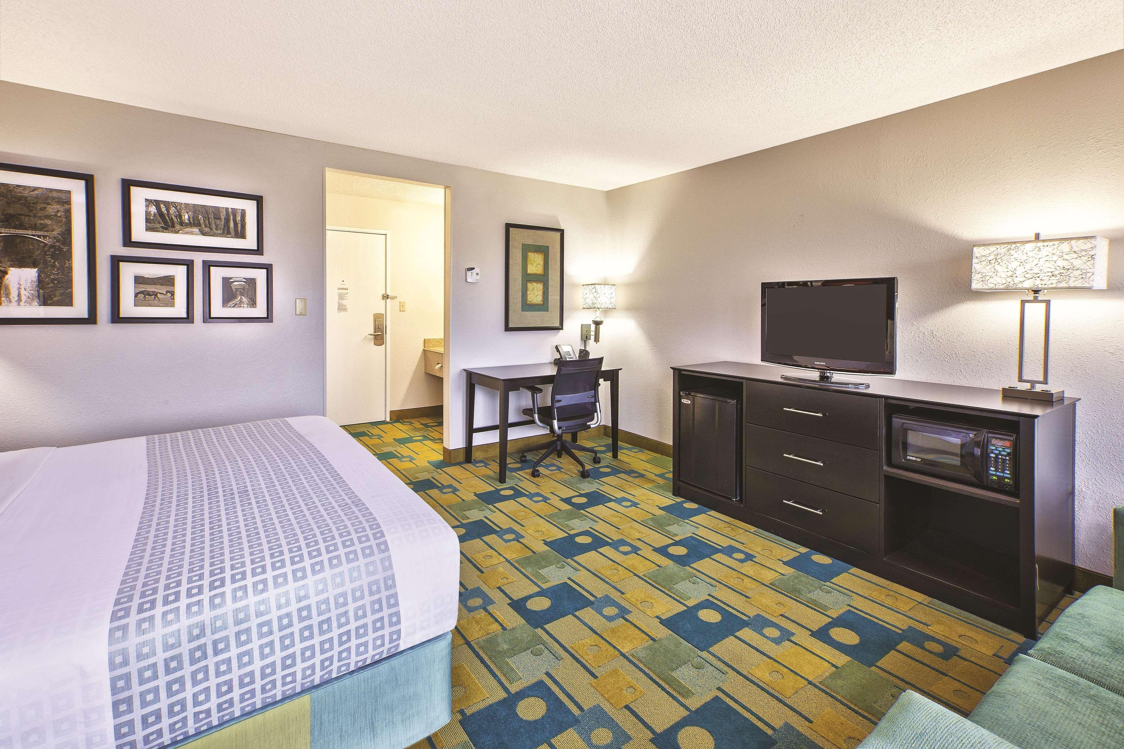 La Quinta Inn by Wyndham Toledo Perrysburg Bagian luar foto