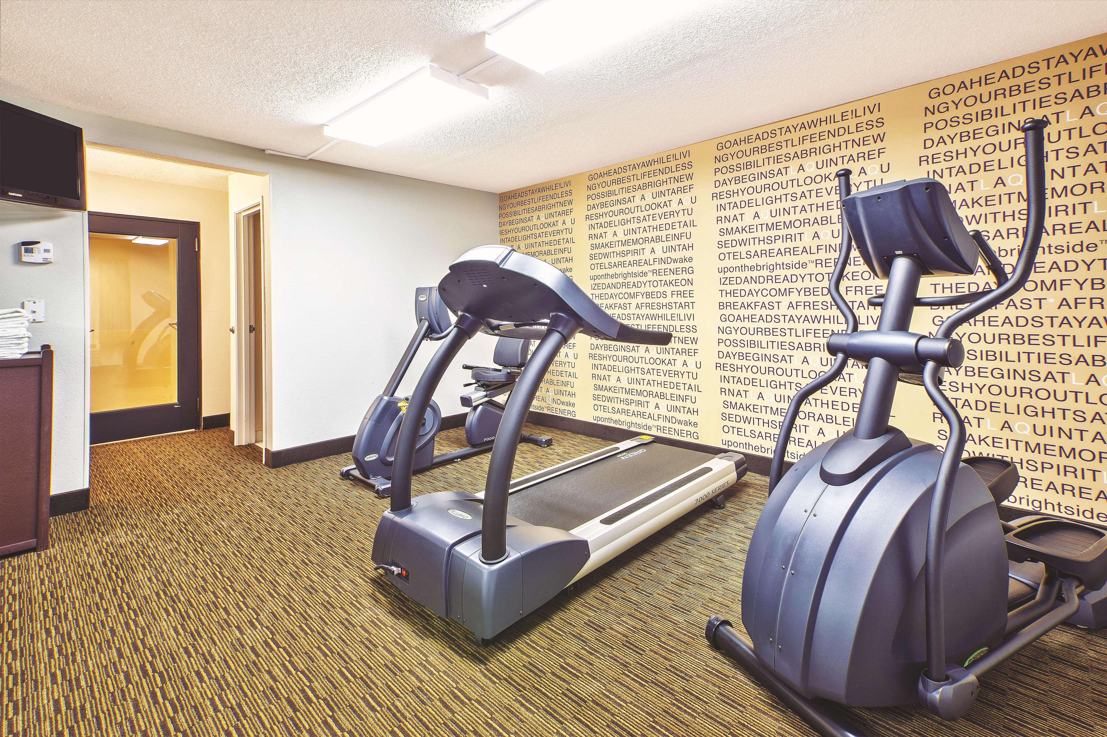 La Quinta Inn by Wyndham Toledo Perrysburg Bagian luar foto