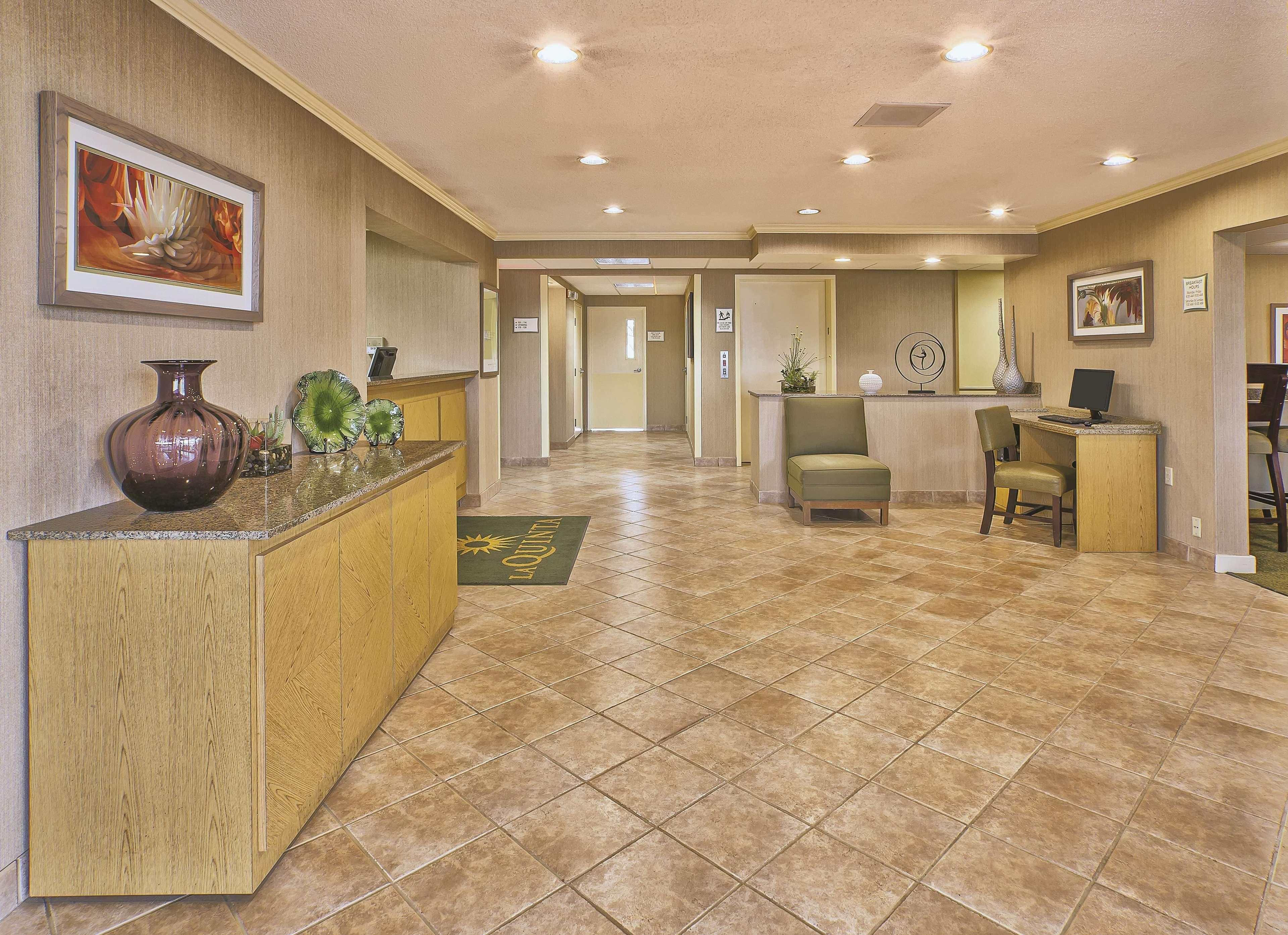 La Quinta Inn by Wyndham Toledo Perrysburg Bagian luar foto