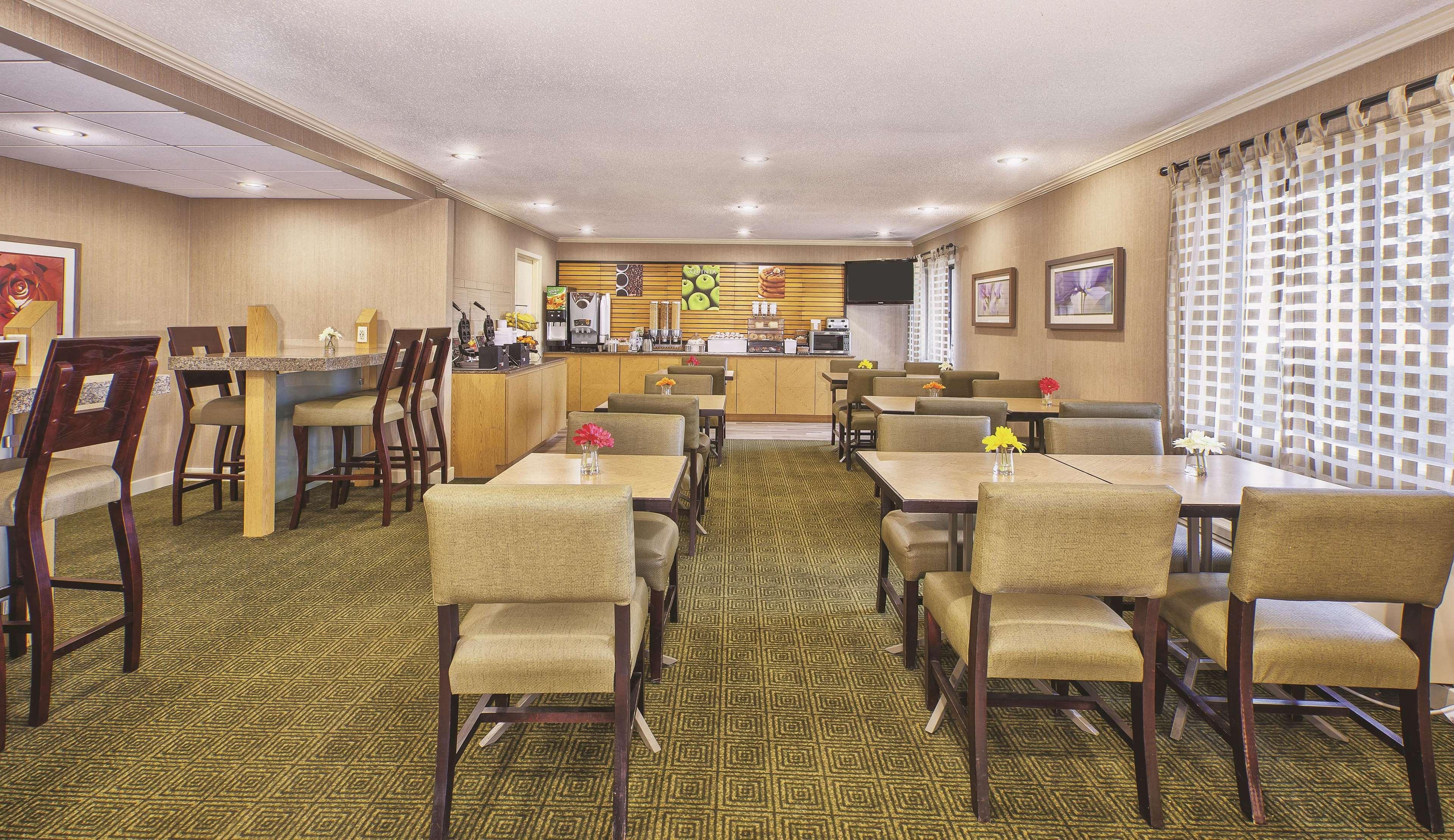 La Quinta Inn by Wyndham Toledo Perrysburg Bagian luar foto