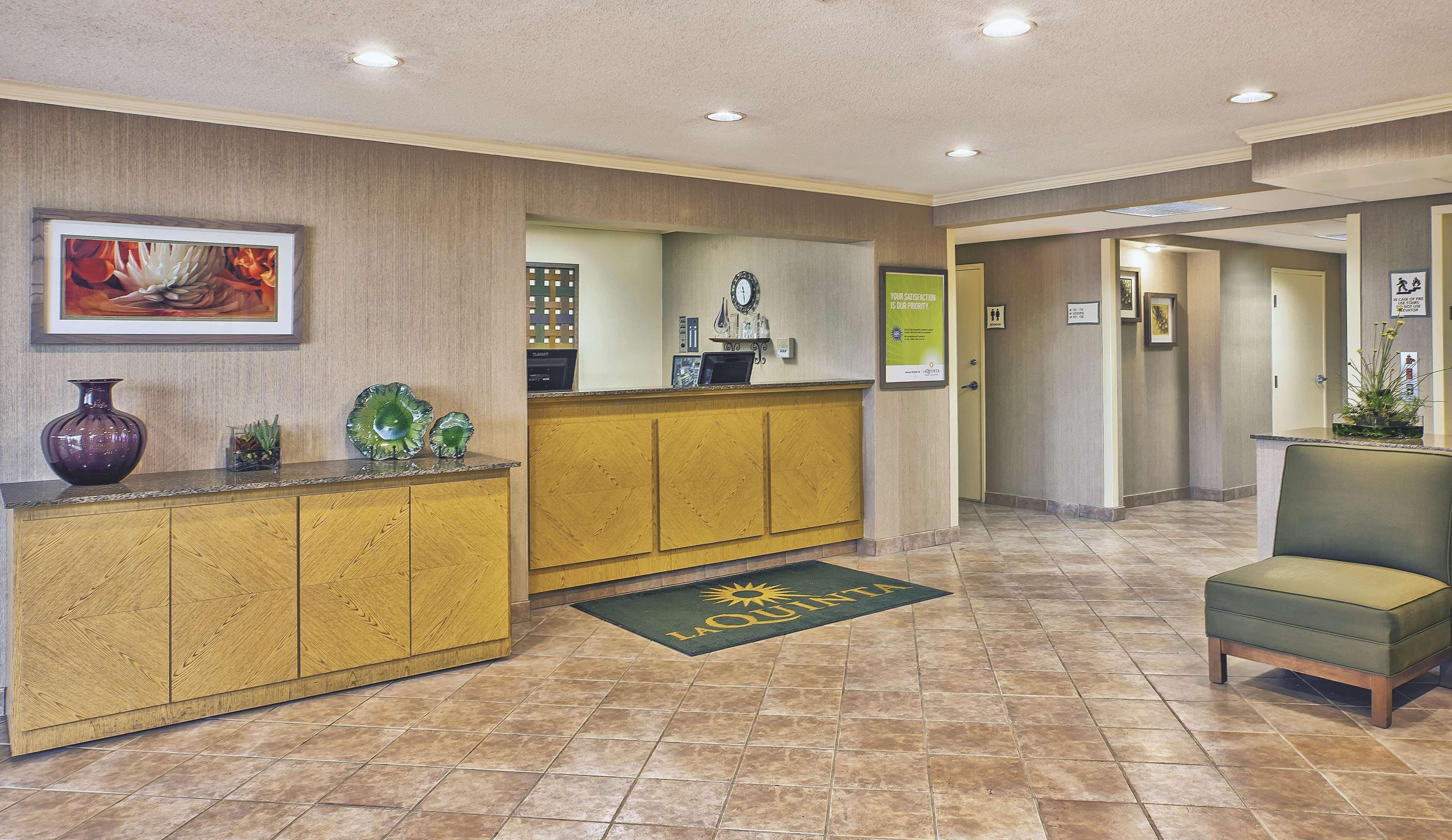 La Quinta Inn by Wyndham Toledo Perrysburg Bagian luar foto
