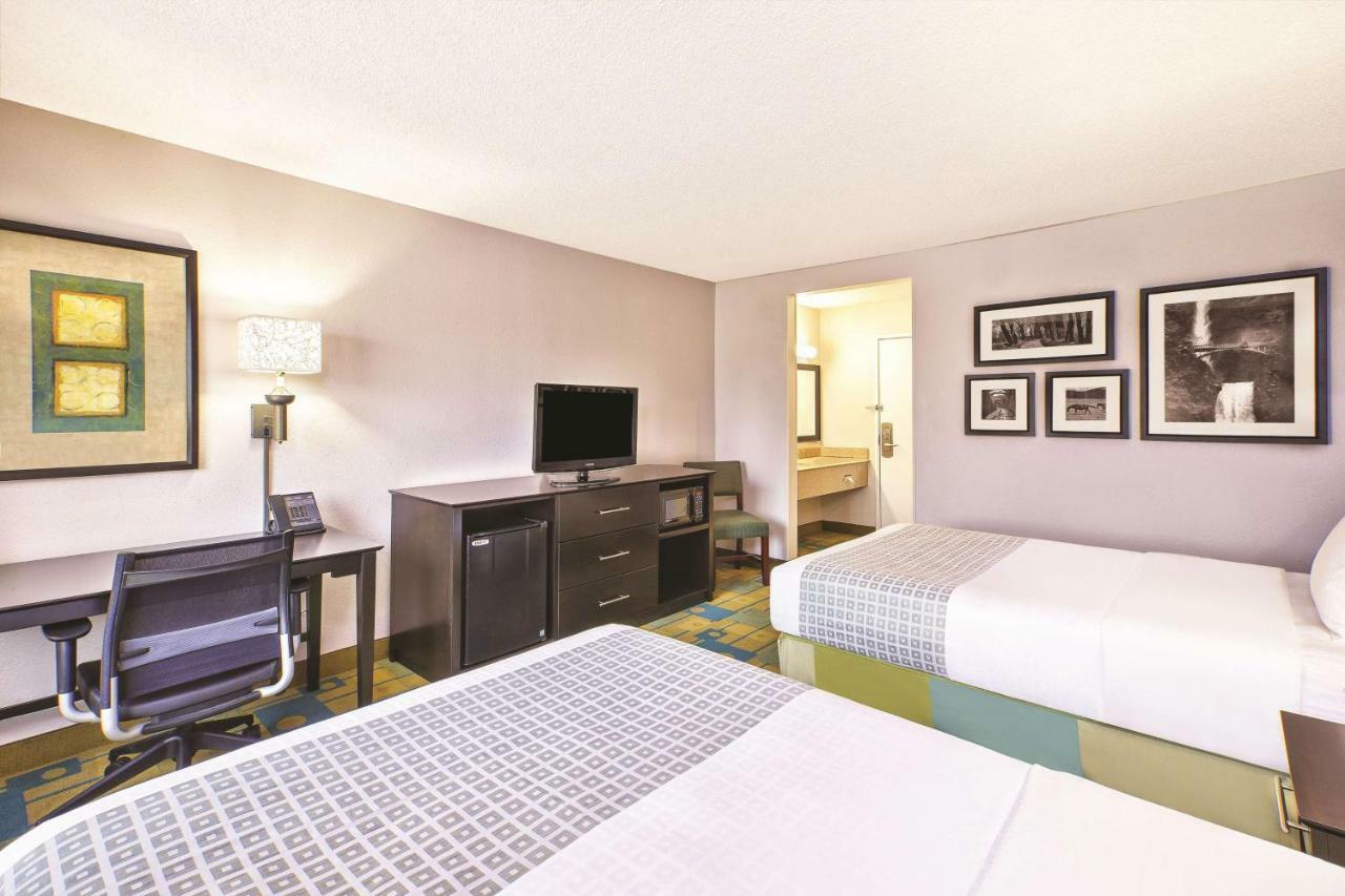 La Quinta Inn by Wyndham Toledo Perrysburg Bagian luar foto